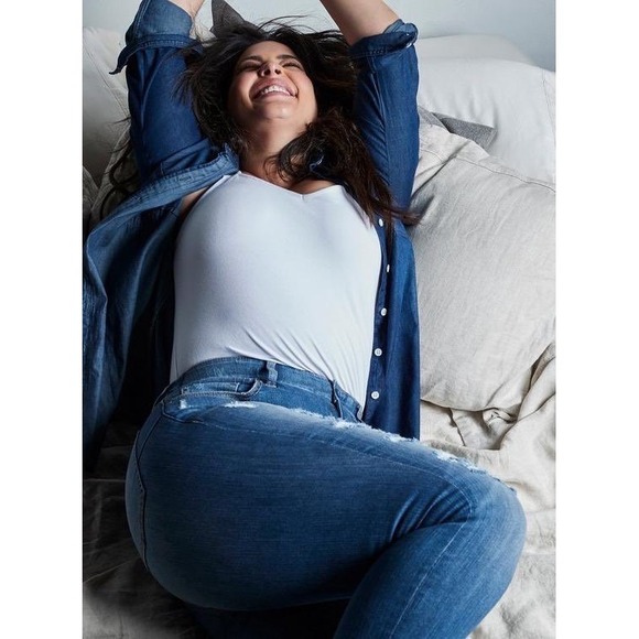 Torrid women's Blue Denim Button Up Shirt Long Sleeve Pockets Size 1X - Picture 6 of 13